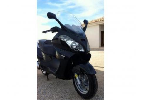 Scooter 250 cc por turismo gasolina