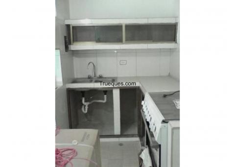 Trueque de twonhouse (valles del tuy) por apartamento en caracas