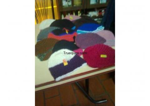 Lote de 153 gorros