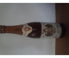 Botella de el aguila imperial extra cerrada por instrumentos musicales, juguetes,