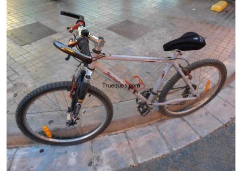Bicicleta btt rockrider 5.3 por bicicleta de paseo/ciudad