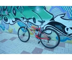Bicicleta urbana por monopatin con motor - 1/1