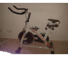 Bicicleta spinning por plataforma vibratoria - 1/1