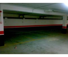 3 plazas de garage por local - 1/1