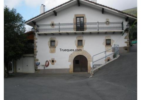 Caserio con terreno por casa con terreno en guipuzcua