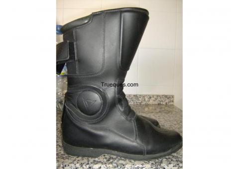 Botas dainesse de moto por lo que sea