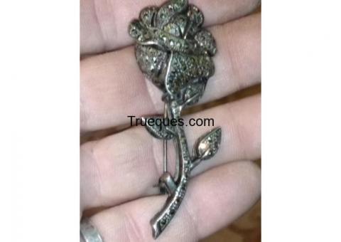 Broche de plata con marquesitas