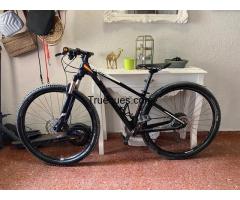 Bicicleta cube reaction carbono c62 2018