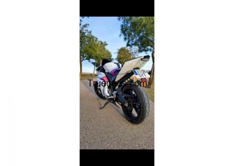 Yamaha yzf r125