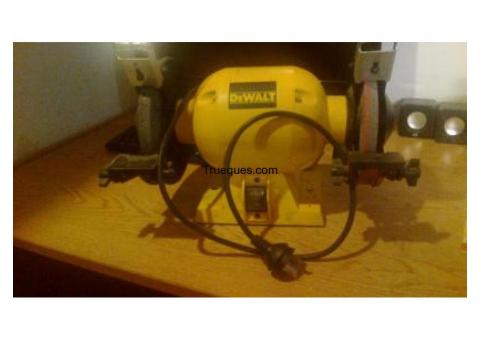 Amoladora de banco dewalt 1/2 hp