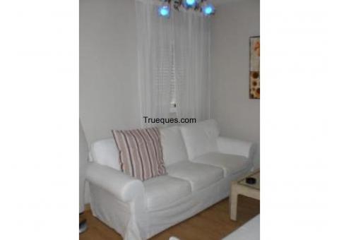 Lote dos sofas blancos