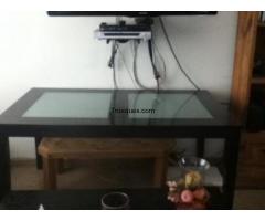 Mesa de comedor y vitrina - 1/1