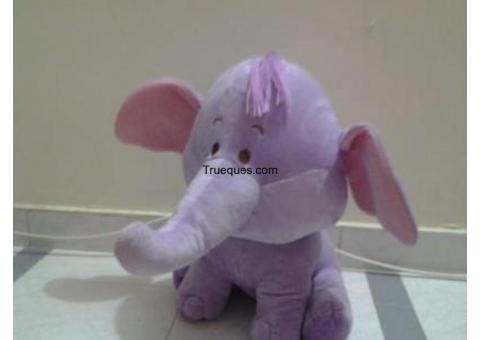 Peluche de elefante disney original mide 40 cm pido 60.000 pesos recibo lo que sea