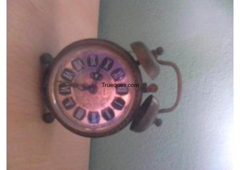 Reloj despertador antiguo marca estyma