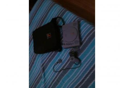 Cambio play station 1 con un mando y en perfecto estado.