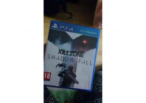 Tengo el killzone shadow fall de la ps4 y lo cambiaria por el assasins creed 4:black flag o fifa 14