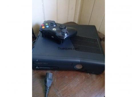 Xbox 360 con un control