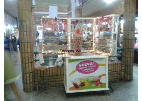 Stand, artesanal de dulces criollos, nacionales e importados con venta adicional de helados de yogur