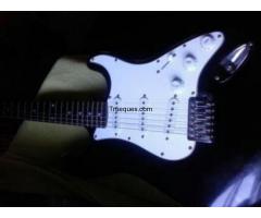 Guitarra squaier by fender como nueva valor aprox 2700$ - 1/1