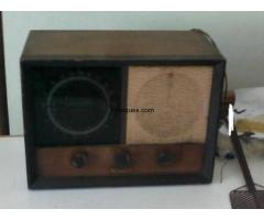 Radio antigua a valvula funcionando - 1/1