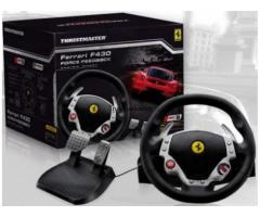 Volante thrustmaster f430 con menos de 10 usos.