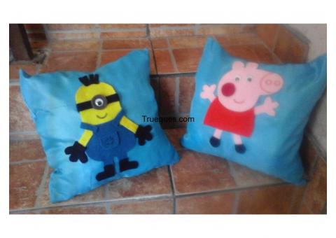 Lote de peluches nuevos peppa pig mas minions mas almohadones