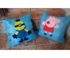 Lote de peluches nuevos peppa pig mas minions mas almohadones - 1/1