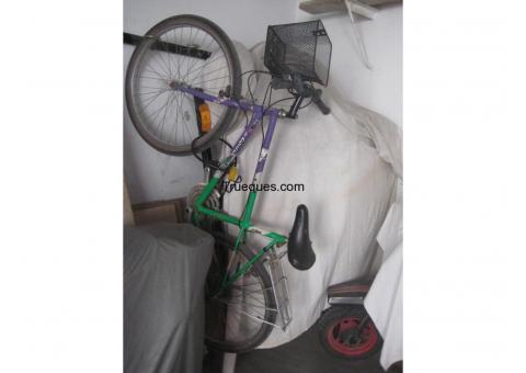 Bicicleta de montaña seminueva con poco uso con portabicicletas