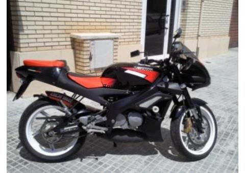 Aprilia rs tuono 125 con solo 1000 kms practicamente por estrenar