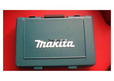 Atornillador profesional makita 18v nuevo en caja