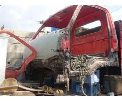 Camion hyundai hd72 en reparacion